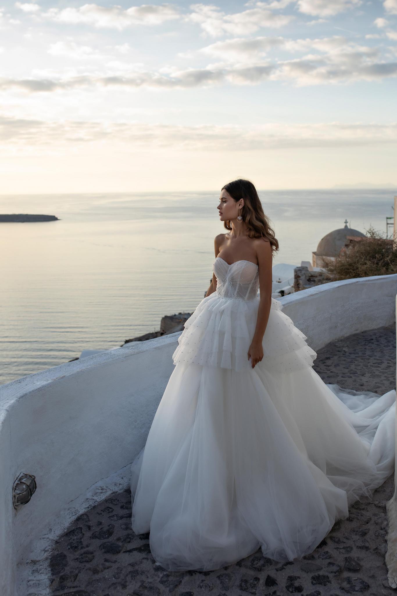 Ricca Sposa Beads Tiered Wedding Dresses Pearls Sweetheart Ruffles Beach Bridal Gowns Backless Sweep Train Dress