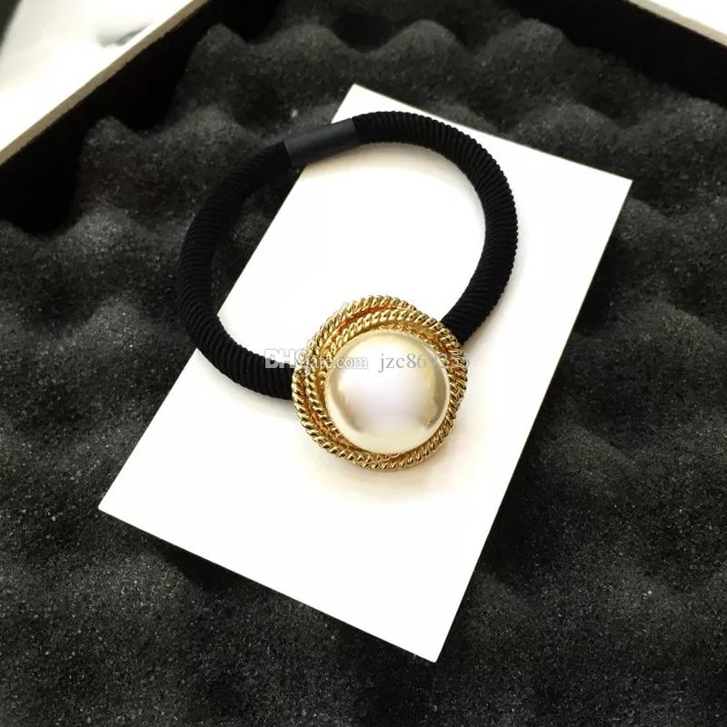 Korean personality fashion screw thread big pearl with mark C hair ring head rope base rubber band Ball head hair decoration, Pink
Korean personality fashion screw thread big pearl with mark C hair ring head rope base rubber band Ball head hair decoration, Pink
