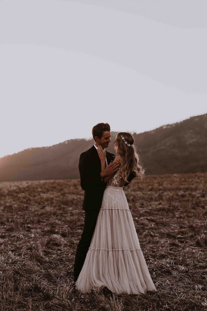 Fabulous Lace Boho Backless Wedding Dresses A Line Deep V Neck Beach Bridal Gowns Tulle Floor Length Bohemian vestido de novia