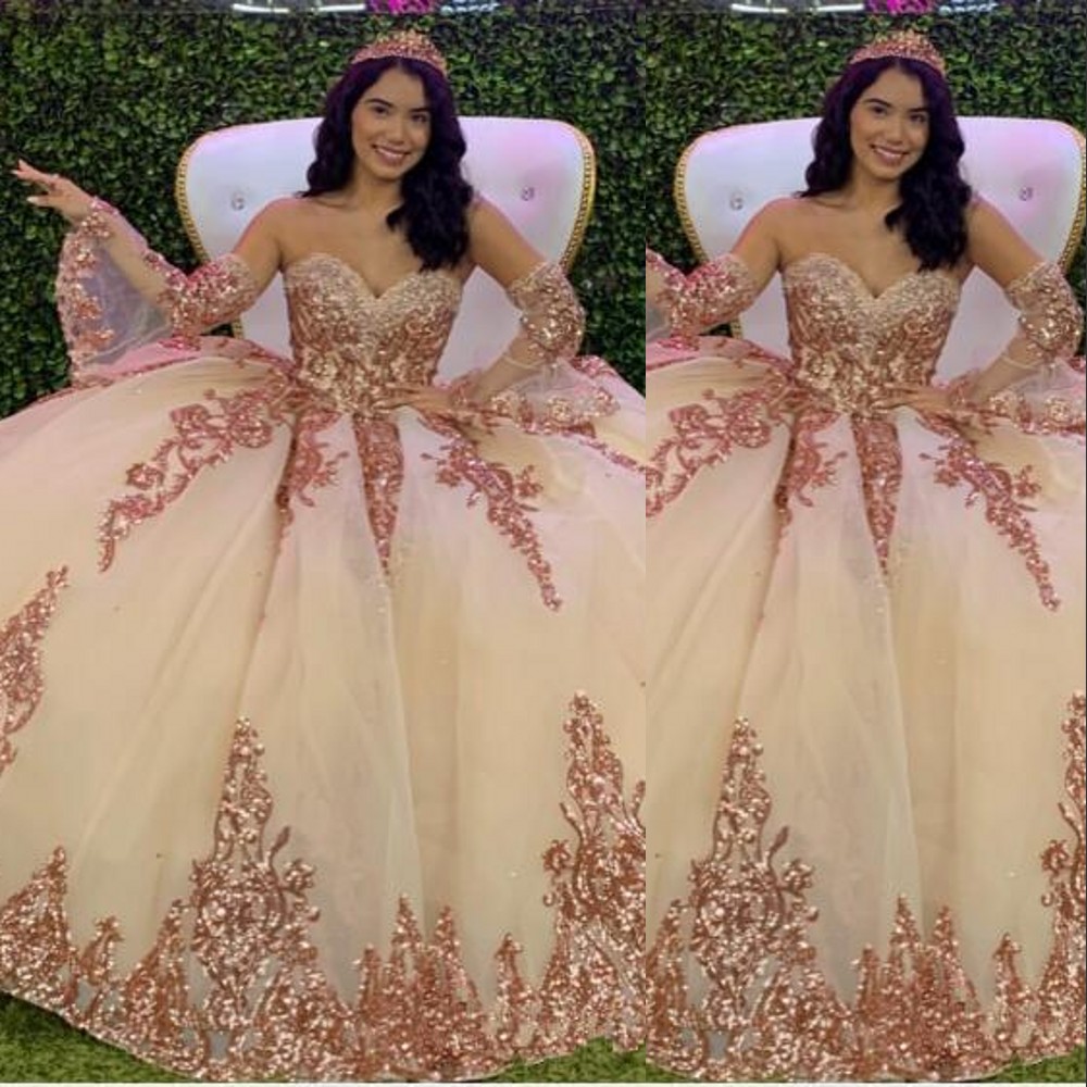 2022 Sexy Rose Gold Sequined Lace Quinceanera Dresses Ball Gown Off Shoulder Crystal Beads Long Sleeves Sequins Puffy Party Dress Champagne Prom Eveni