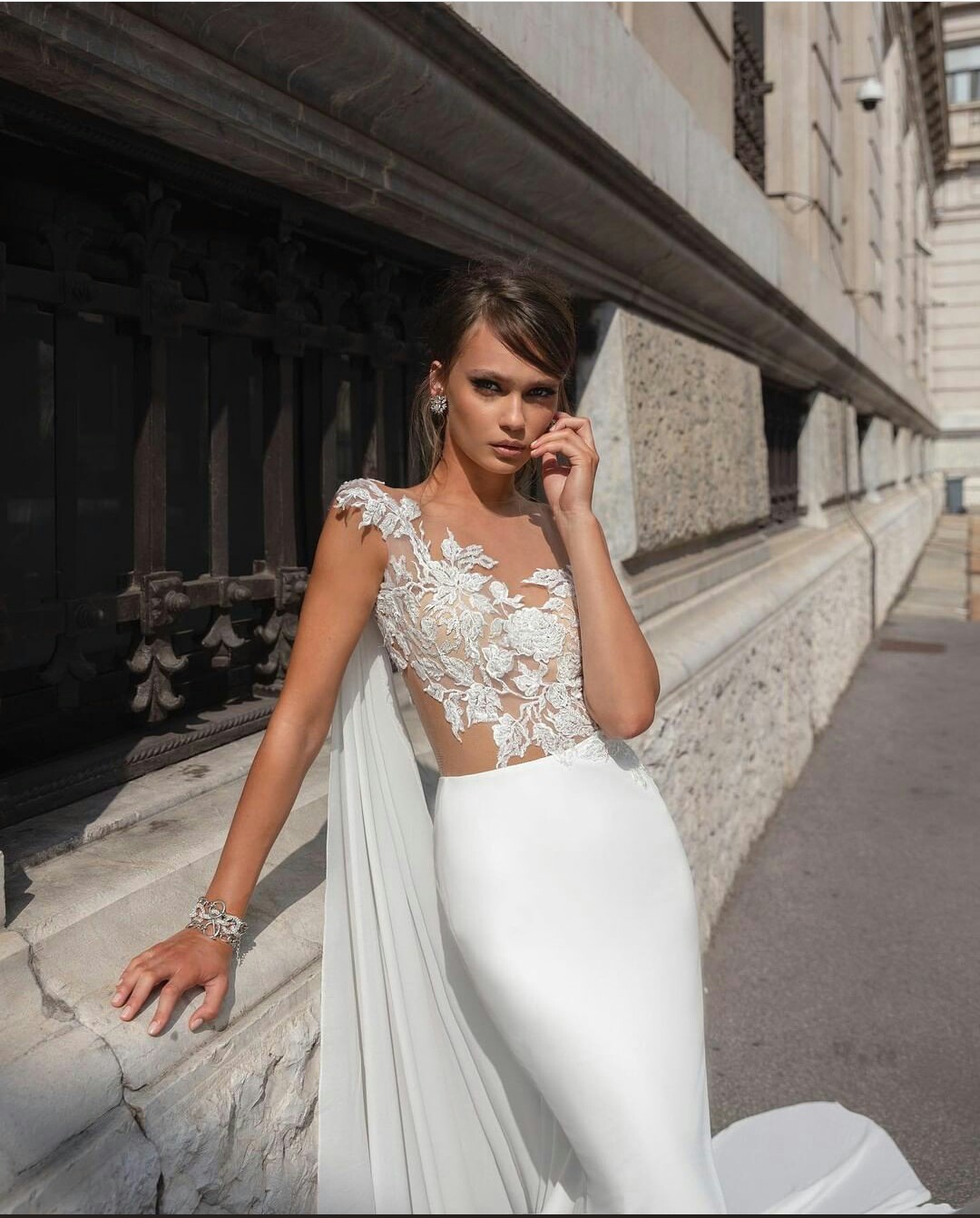 Julie Vino Wedding Dresses 2020 Lace Appliqued Elastic Satin Illusion Bodice Mermaid Wedding Dress Sweep Train New Abiti Da Sposa