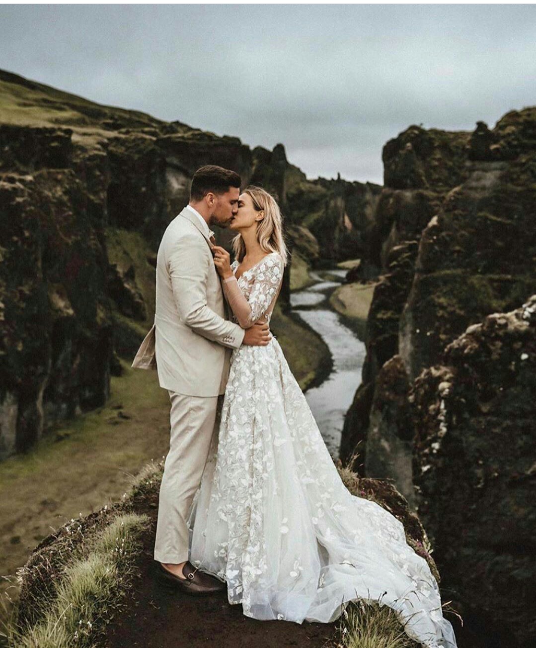 Long Sleeves Beach Dresses Backless Lace Applique Country Boho vestido de novia Tulle Wedding Gowns Customise