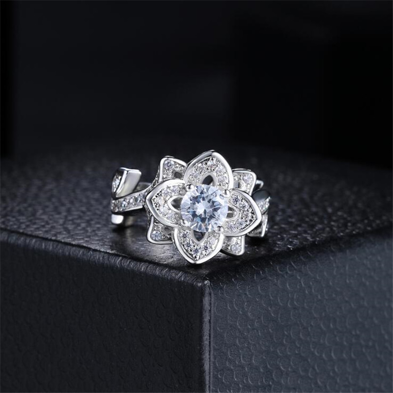 2020 New Arrival Sparkling Vintage Fashion Jewelry 925 Sterling Silver Round Cut White Topaz CZ Diamond Gemstones Women Wedding Flower Ring