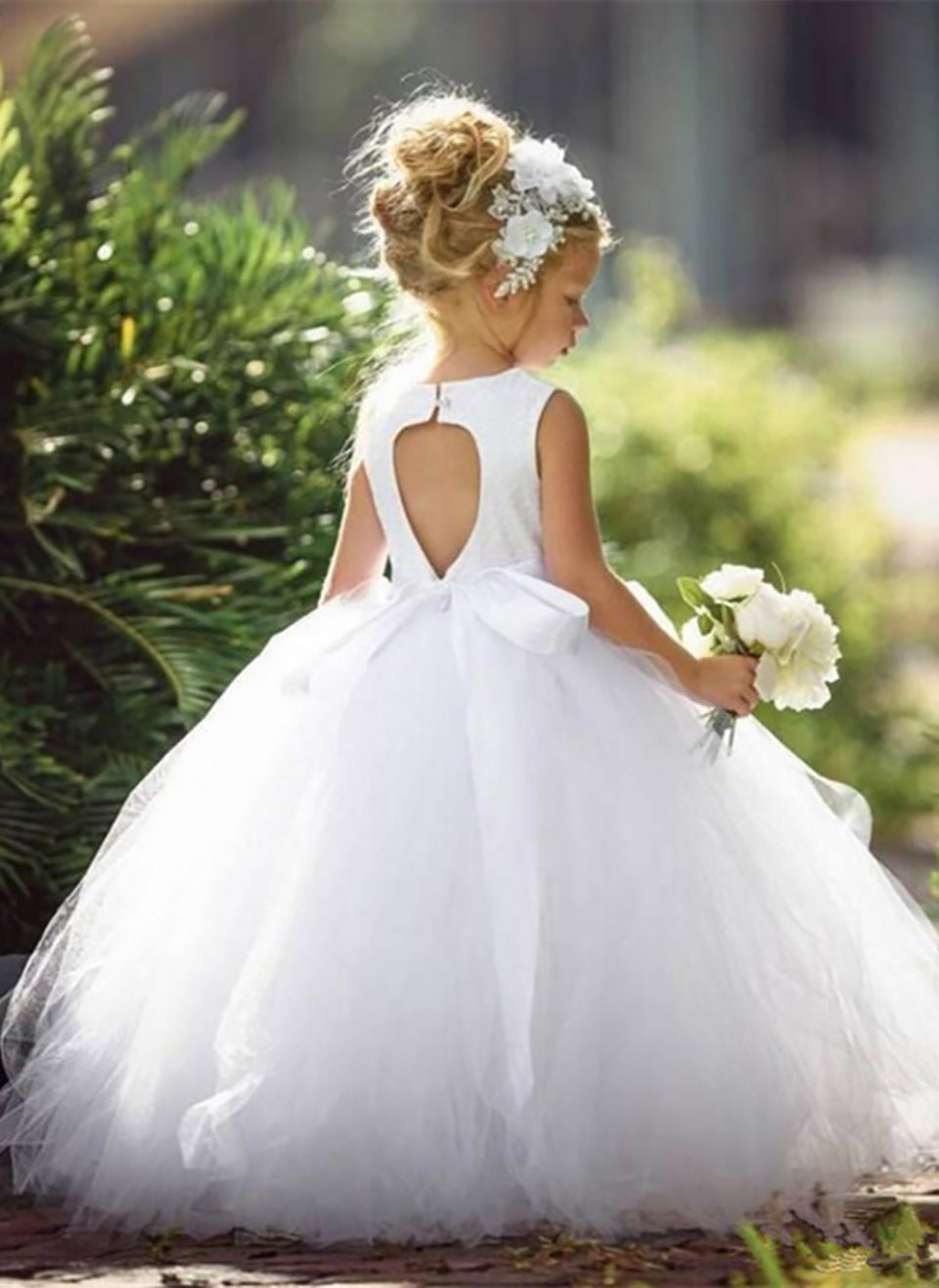 Flower Girls Dresses Appliques Sleeveless First Holy Communion Dresses Lace Up Kids Floor Length Pluffy Tulle Dresses