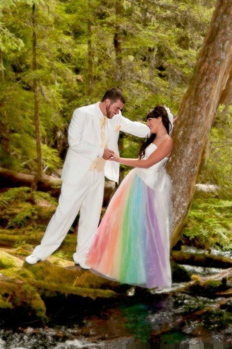 Romantic Outdoor Rainbow Wedding Dresses Strapless Satin Tulle Floor Length A Line Long Colorful Bridal Gowns Custom Made