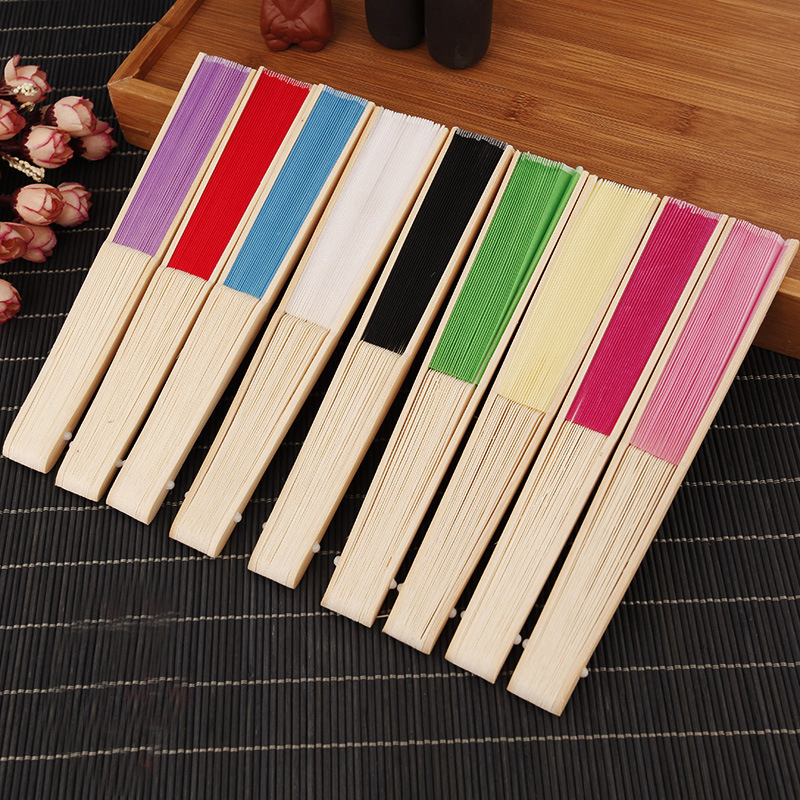 Personalized Silk Fan Cloth Hand Fan Customized Bride Groom039s Name Wedding Gift Wedding Favor5120804