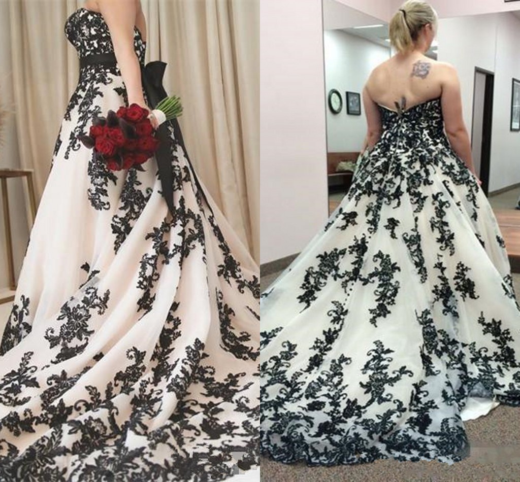 Sweetheart Plus Ball Size Gown Wedding Dresses Gothic Black Lace Appliqued Backless Vestidos De Novia Sweep Train Boho Garden Tulle A e Bridal Gowns A