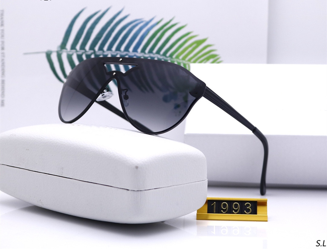 Luxury Designer Brand Medusa Sunglasses 1993 Cat eye Rimless Womens Fashion Glasses anti-UV400 Simple atmosphere Style Eyewear With Case, White;black
Luxury Designer Brand Medusa Sunglasses 1993 Cat eye Rimless Womens Fashion Glasses anti-UV400 Simple atmosphere Style Eyewear With Case, White;black