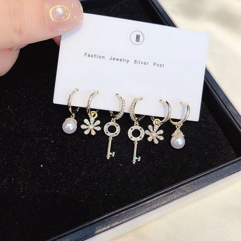 Hoop & Huggie 925 Sterling Silver Pearl Key Flower Pendant Earrings Sets For Women Fashion Cubic Zircon 6-piece Set Jewelry
Hoop & Huggie 925 Sterling Silver Pearl Key Flower Pendant Earrings Sets For Women Fashion Cubic Zircon 6-piece Set Jewelry