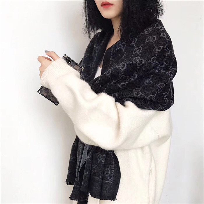 Wholesale cashmere shawl fashionable men's and women's scarves classic brand printed wool scarves, Blue;gray
Wholesale cashmere shawl fashionable men's and women's scarves classic brand printed wool scarves, Blue;gray