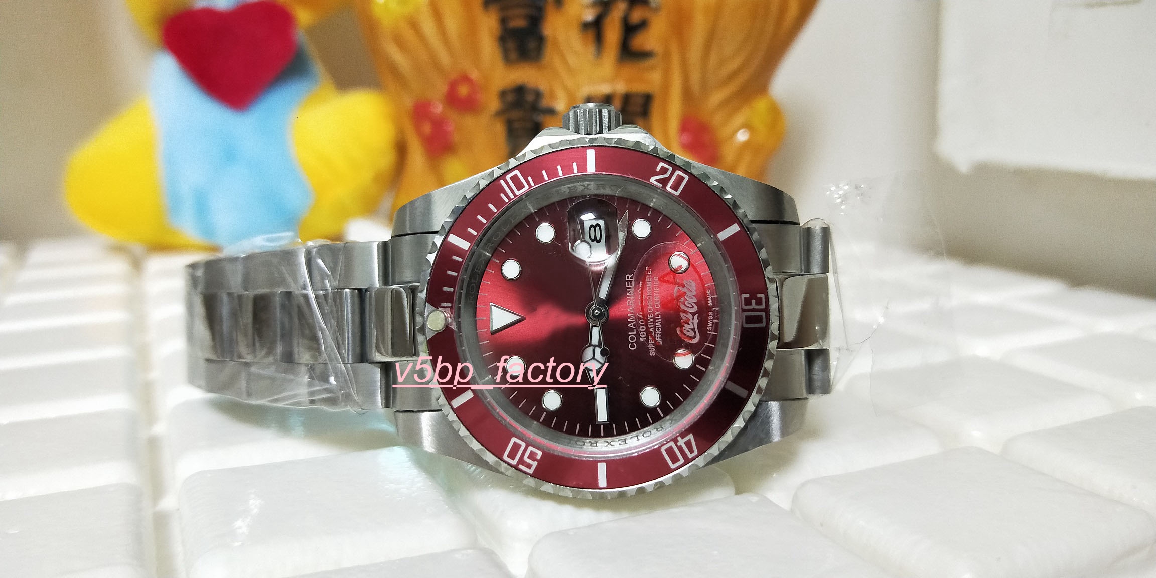 Luxury Orologio di qualità Classic 40MM Red Dial Ceramic Bezel Stainless Steel Asia 2813 Movimento meccanico Automatic Mens Watch Watche, Slivery;brown
Luxury Orologio di qualità Classic 40MM Red Dial Ceramic Bezel Stainless Steel Asia 2813 Movimento meccanico Automatic Mens Watch Watche, Slivery;brown
