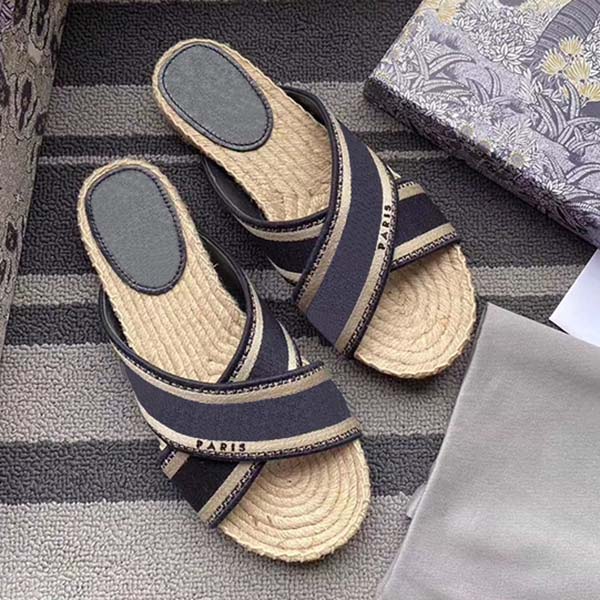 2020High Quality Designer Fashion Ladies Embroidery Letter Flat Beach Slipper Outdoor Beach Shoes Flip Flops Letters Slippers Casual Sandals, Black
2020High Quality Designer Fashion Ladies Embroidery Letter Flat Beach Slipper Outdoor Beach Shoes Flip Flops Letters Slippers Casual Sandals, Black