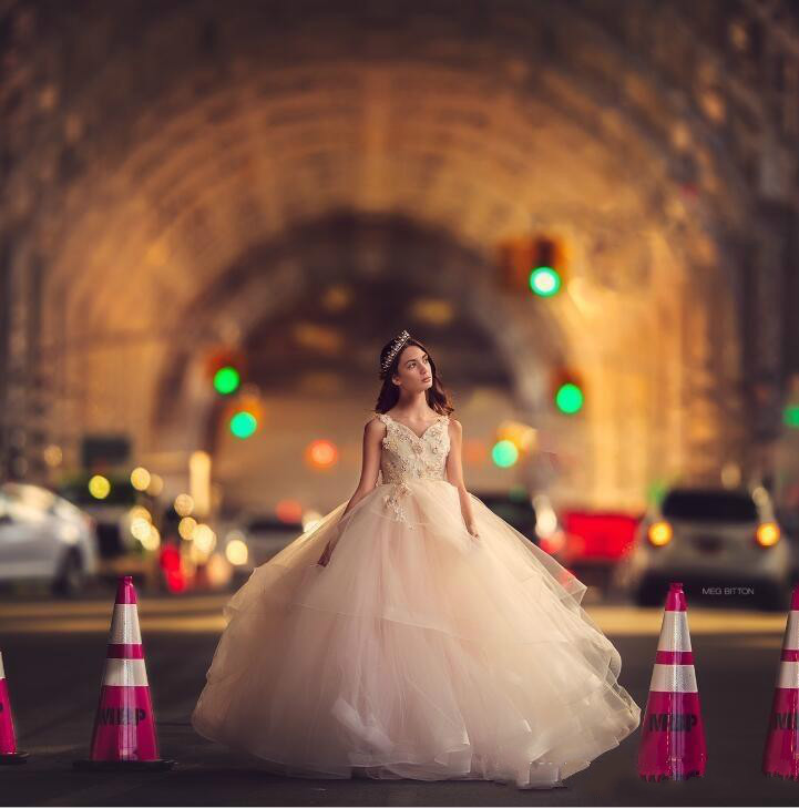 Sparkling 2020 Flower Dresses Sleeveless Sweetheart Wear For Wedding Floor Length Rhinestone Pearls Ball Gown Girls Party Dress 0508