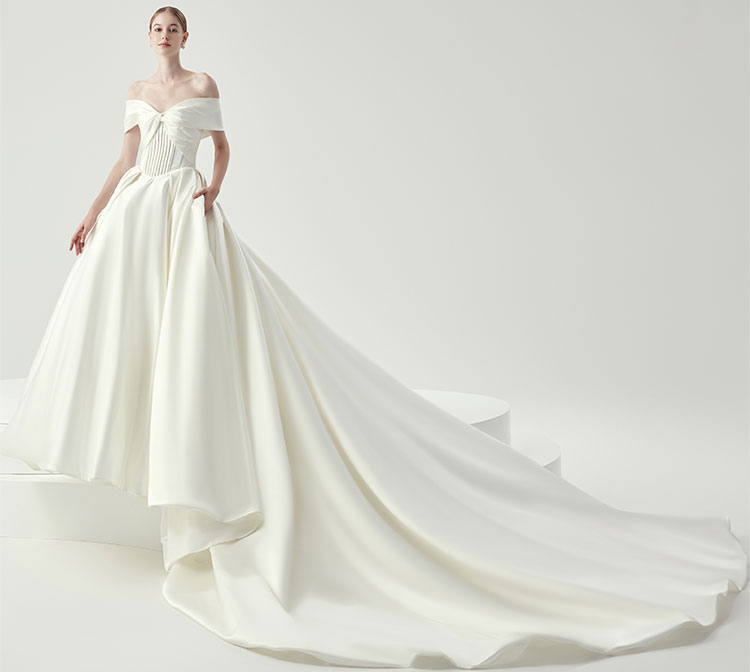 2020 Modest YL Elegant Ball Gown Off Shoulder Sleeveless Lace Up Wedding Dresses Satin Pleats Bow Wedding Gowns Sweep Train Bridal Gowns