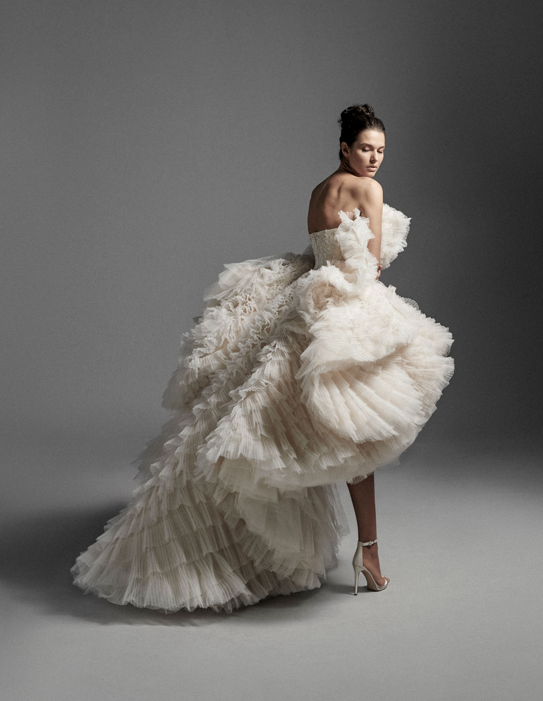 Krikor Jabotian High Low Wedding Dresses Tulle Ruffles Tiered Skirts Beach Wedding Dress Custom Made Luxury Church Abiti Da Sposa