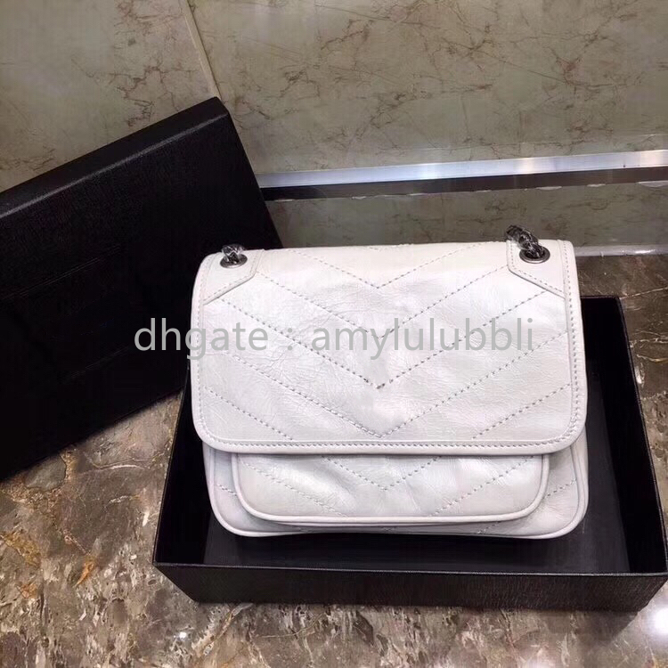 wholesale top qualty new design retro flip pleated quilted shoulder chain slanted messenger handbag
wholesale top qualty new design retro flip pleated quilted shoulder chain slanted messenger handbag