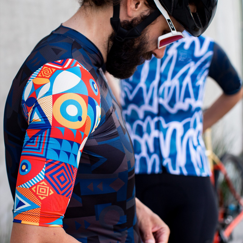 SDIG Top Quality black Top Quality Short sleeve cycling jersey pro team aero cut with Newest Seamless process road mtb, Picture color
SDIG Top Quality black Top Quality Short sleeve cycling jersey pro team aero cut with Newest Seamless process road mtb, Picture color