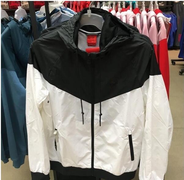 Men Women Designer Jacket Coat Luxury Sweatshirt Hoodie Long Sleeve Autumn Sports Zipper Brand Windbreaker Mens Clothes Hoodies tt, White
Men Women Designer Jacket Coat Luxury Sweatshirt Hoodie Long Sleeve Autumn Sports Zipper Brand Windbreaker Mens Clothes Hoodies tt, White