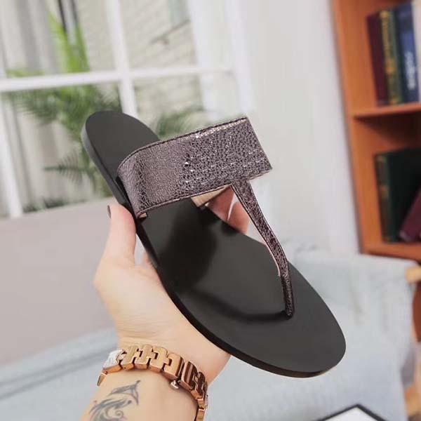 Luxury Designer Slipper Womens and Mens Slides Sandals Fashion Leather Thong Sandals Double Metal Unisex Causal Beach Flats Flip Flops, Black
Luxury Designer Slipper Womens and Mens Slides Sandals Fashion Leather Thong Sandals Double Metal Unisex Causal Beach Flats Flip Flops, Black