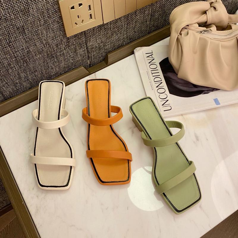 Med Female Shoes Square heel Ladies' Slippers Slides 2020 Block Soft Hoof Heels Basic PU Rome Fretwork Rubber
Med Female Shoes Square heel Ladies' Slippers Slides 2020 Block Soft Hoof Heels Basic PU Rome Fretwork Rubber