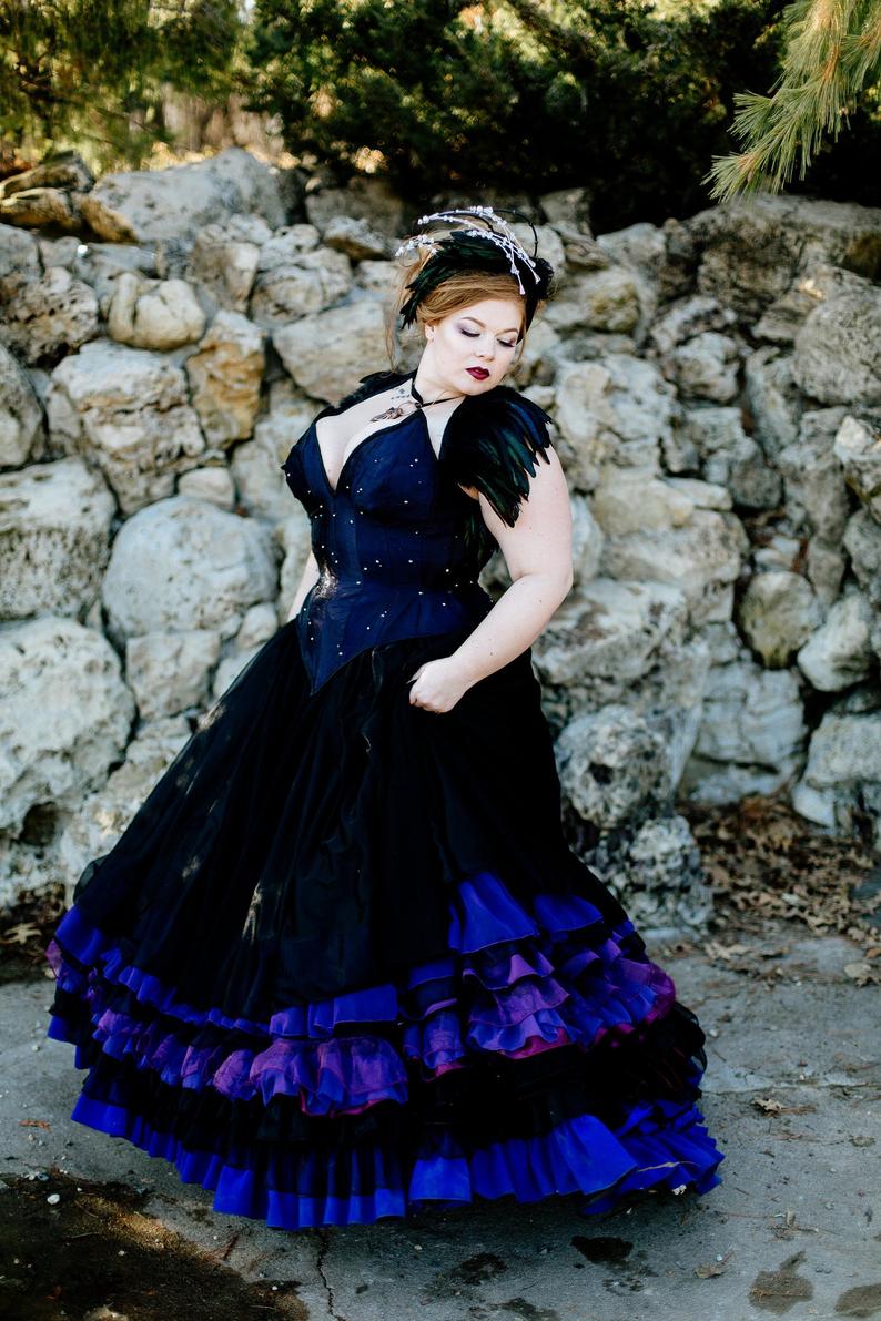 Amazing Plus Size Beaded Gothic Wedding Dresses V Neck Tiered Taffeta Bridal Gowns A Line Sweep Train Robe De Marie 407