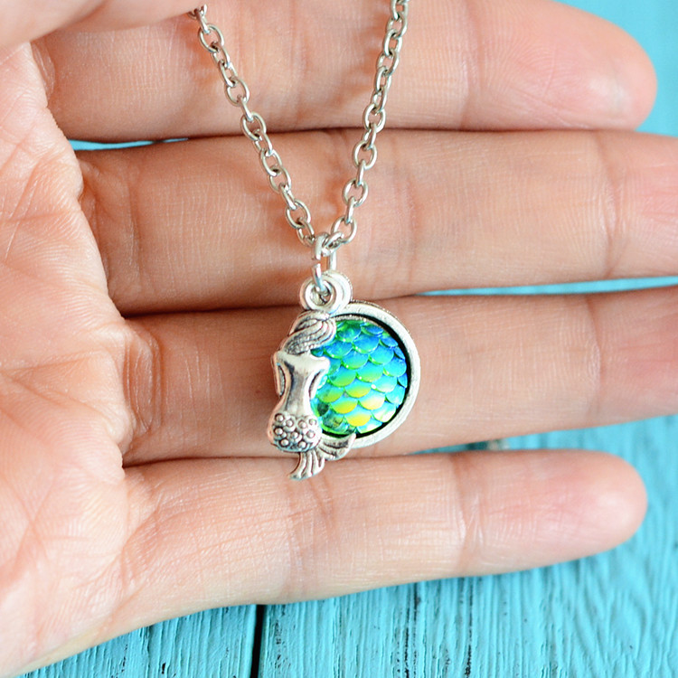 Mermaid Pendant Necklace Silver Chain Vintage Fish Scale Resin Choker Jewelry for Women Girls 2024 Gift Z250910