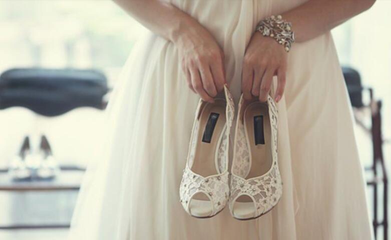 Bling Bling Flowers Wedding Shoes Sexy Bridal Dress High Heels Shoes Peep Toe White Lace Crystal Hand Crafted Women Prom Party Pumps F02