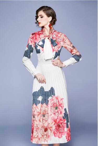 European and American ladies' elegant dress led printed long-sleeved slim long pleated dress, As the picture
European and American ladies' elegant dress led printed long-sleeved slim long pleated dress, As the picture