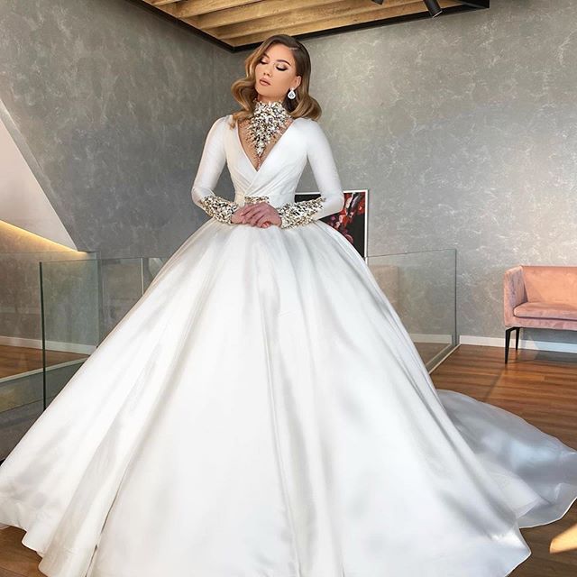 Arabic High Neck Wedding Dresses Crystal Beaded Long Sleeve A Line Country Wedding Dress Custom Made Satin Robes De Mariée