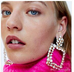 Women Earring Big Vintage Hyperbole Crystal Square Big Dangle Earrings Metal Drop Shiny Valentine s Gift Wedding Jewelry Bohemian WY106
Women Earring Big Vintage Hyperbole Crystal Square Big Dangle Earrings Metal Drop Shiny Valentine s Gift Wedding Jewelry Bohemian WY106