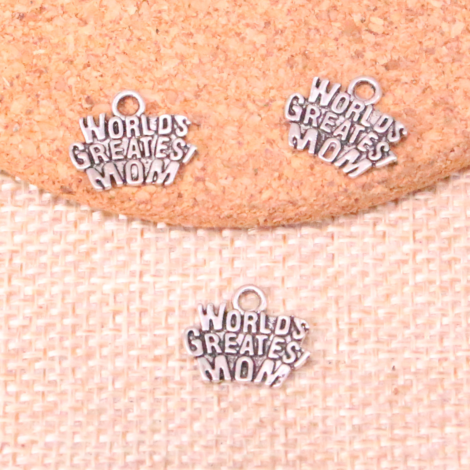 200pcs Charms worlds greatest mom mama 14*12mm Antique Making pendant fit,Vintage Tibetan Silver,DIY Handmade Jewelry, Bronze;silver
200pcs Charms worlds greatest mom mama 14*12mm Antique Making pendant fit,Vintage Tibetan Silver,DIY Handmade Jewelry, Bronze;silver