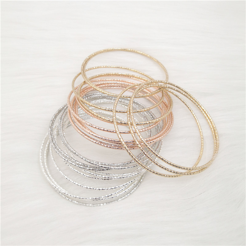 2020 New Fashion Original Simple Love Alloy Wire Bracelets Cuff Bangle Pop Jewelry Gift For Women Girl
2020 New Fashion Original Simple Love Alloy Wire Bracelets Cuff Bangle Pop Jewelry Gift For Women Girl