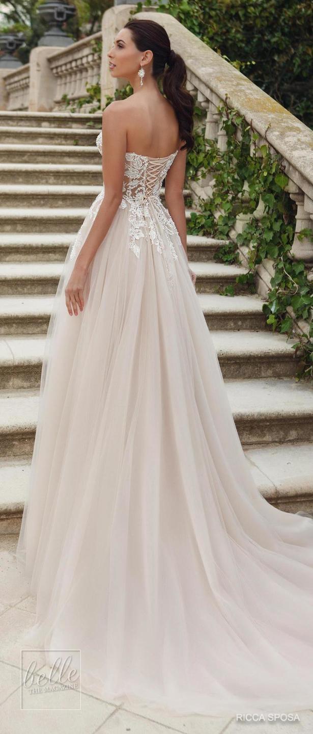 Lace Up Beach Wedding Dresses A Line Sweetheart Sweep Train Lace Appliques Beads Bohemian Wedding Dress Custom Made Beach Bridal Gowns