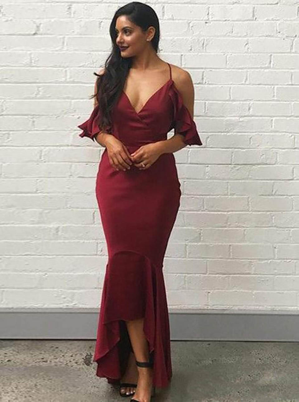 Vintage Burgundy Spaghetti Mermaid Bridesmaid Dresses Cheap Off Shoulder Hi-Lo Formal Prom Evening Gown Long Miad Of Honor Dresses
