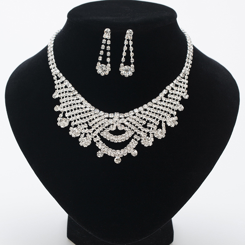 Clavicle Chain Pendant Bride Crystal Earrings Necklace Woman Pendeloque Cut Sweater Chain Jewelry, Golden
Clavicle Chain Pendant Bride Crystal Earrings Necklace Woman Pendeloque Cut Sweater Chain Jewelry, Golden