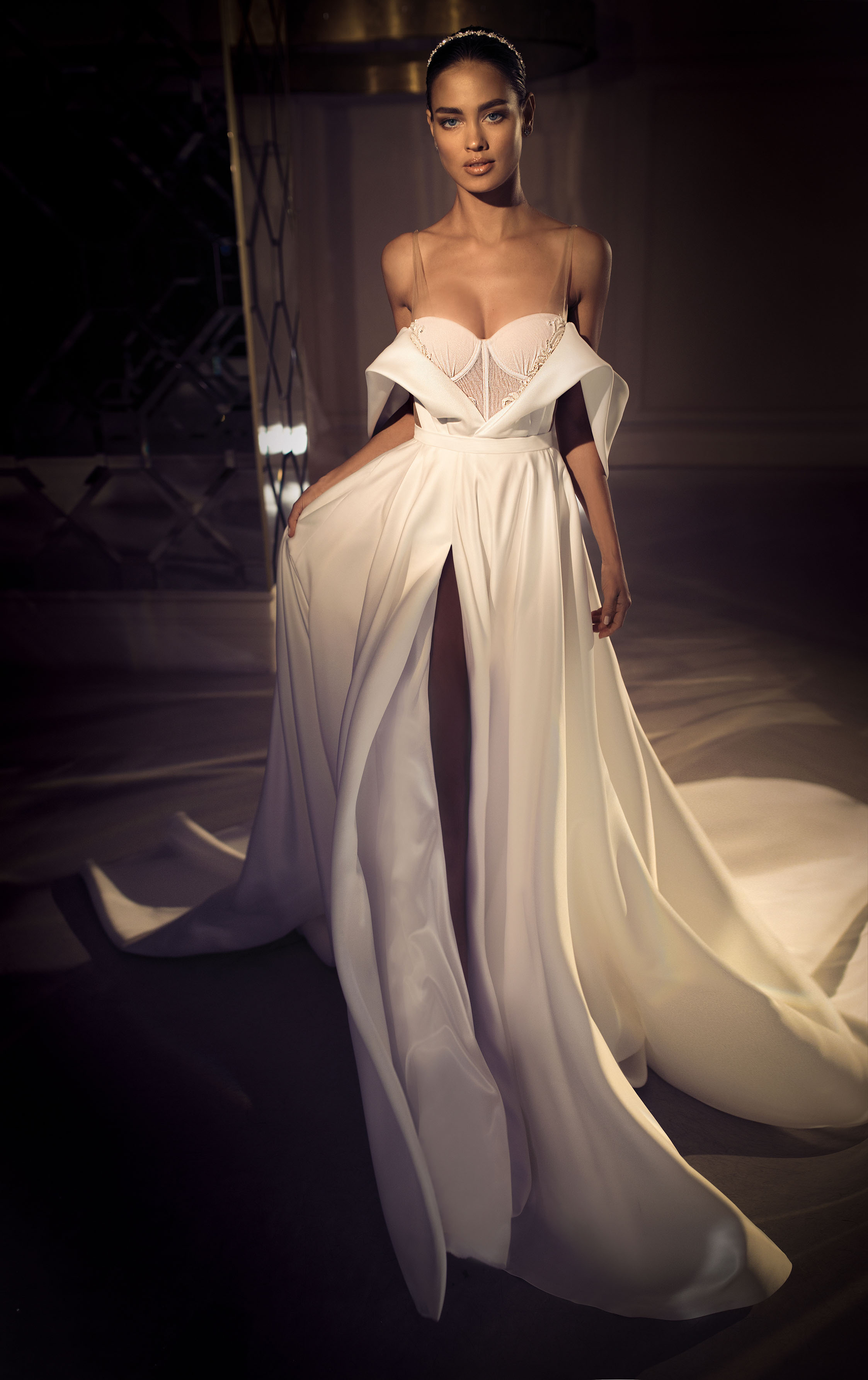 2019 Elihav Sasson Country Wedding Dresses A Line V Neck Off The Shoulder Side Split Vestidos De Novia Satin Sweep Train Bridal Gowns