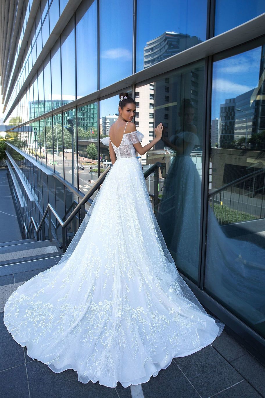 Crystal Design Boho Wedding Dresses A Line Lace Appliqued Spaghetti Bohemia Bridal Gowns Sweep Train Custom Made Vestidos de Novia