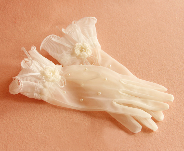 2019 Ivory Bridal Gloves Illusion Full Finger Beaded Wrist Length Gloves In Stock Cheap Wedding Accessories