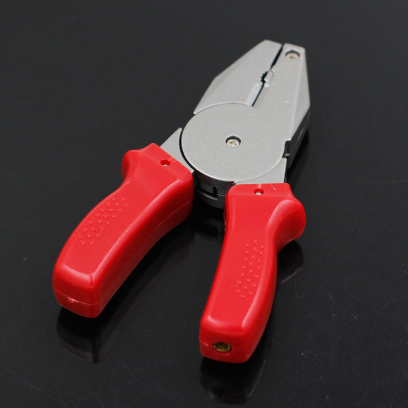 New Arrival Creative Portable Mini Pliers Shape Cartoon Cigarette Lighter Refillable Butane Ornaments Gift Torch Without Oil Gas W260202