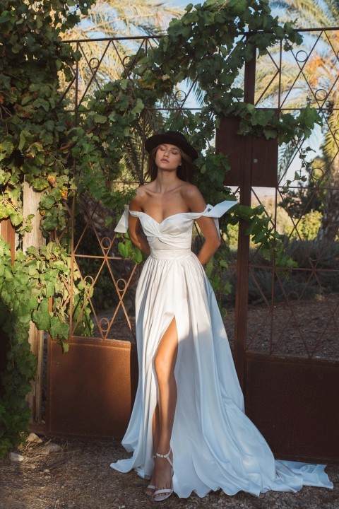 Elihav Sasson Simply Wedding Dresses Ruffles Off Shoulder Side Split Wedding Dress Satin Backless Beach Bridal Gowns