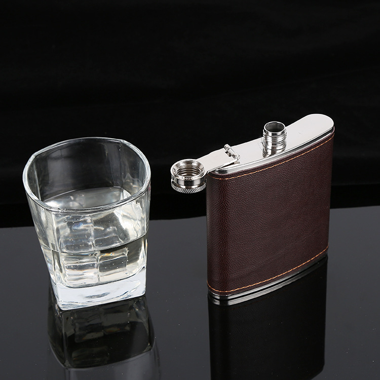 6oz Hip Flasks Leather Whiskey Flagon Leak Proof Stainless Steel Hip Flasks Outdoor Portable Wine Pot Pocket Flask CCA11829 50pcs
6oz Hip Flasks Leather Whiskey Flagon Leak Proof Stainless Steel Hip Flasks Outdoor Portable Wine Pot Pocket Flask CCA11829 50pcs