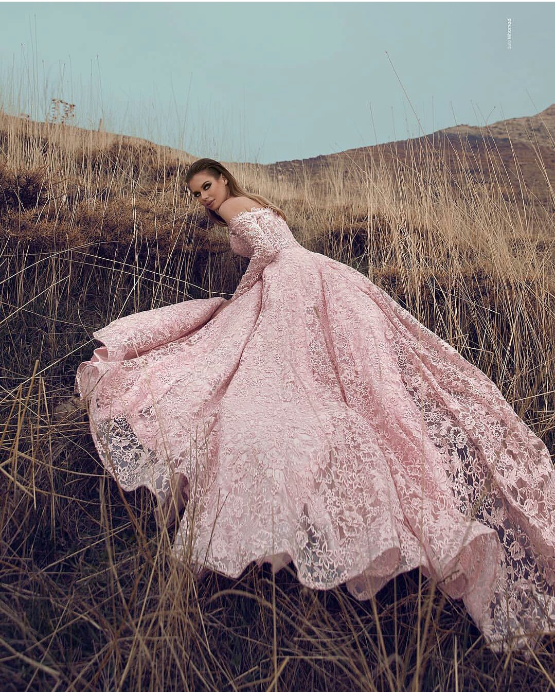 2019 Arabic Pink Prom Dresses Lace Appliqued Off The Shoulder A Line Long Sleeve Evening Gowns Sweep Train Quinceanera Dresses