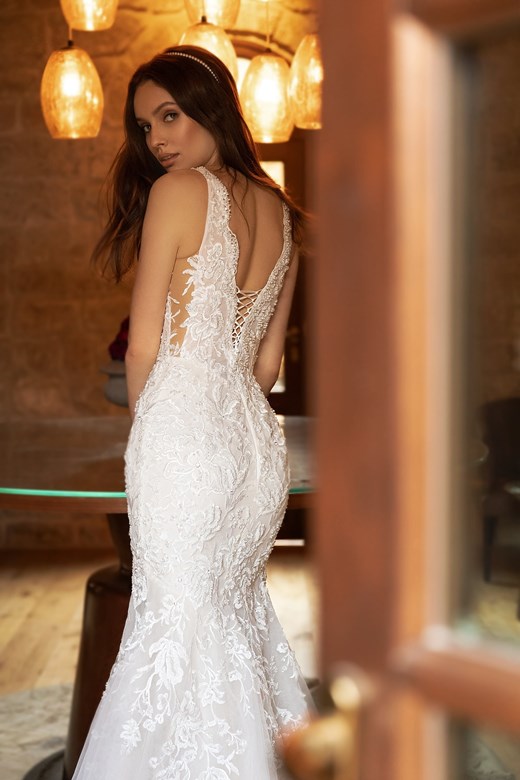 2020 Sexy Backless Wedding Dresses Deep V Neck Lace Appliqued Mermaid Wedding Dress Plus Size Sweep Train Custom Made Robes De Mariée