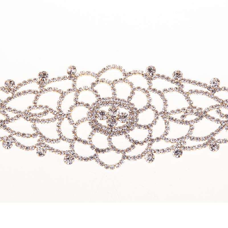 Wholesale- designer luxury super glittering hollow golden full rhinestone diamond crystal flower choker statement necklace for woman
Wholesale- designer luxury super glittering hollow golden full rhinestone diamond crystal flower choker statement necklace for woman