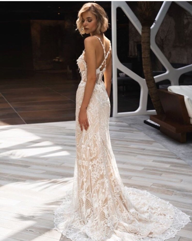 Sexy Champagne Mermaid Dresses 2019 Spaghetti Straps vestidos de novia with Lace Appliques Sequined Bridal Beach Wedding Gowns