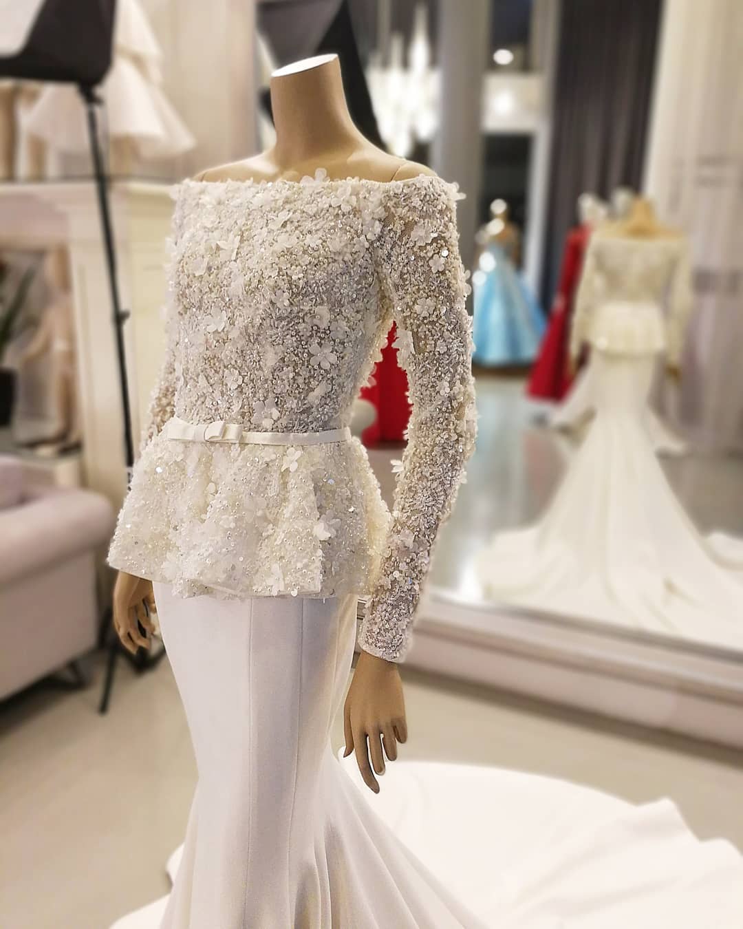 Mermaid Ful Lace Long Sleeves Wedding Dresses Off The Shoulder Sequined Peplum Bridal Gowns Beaded Sweep Train Robes De Mari E