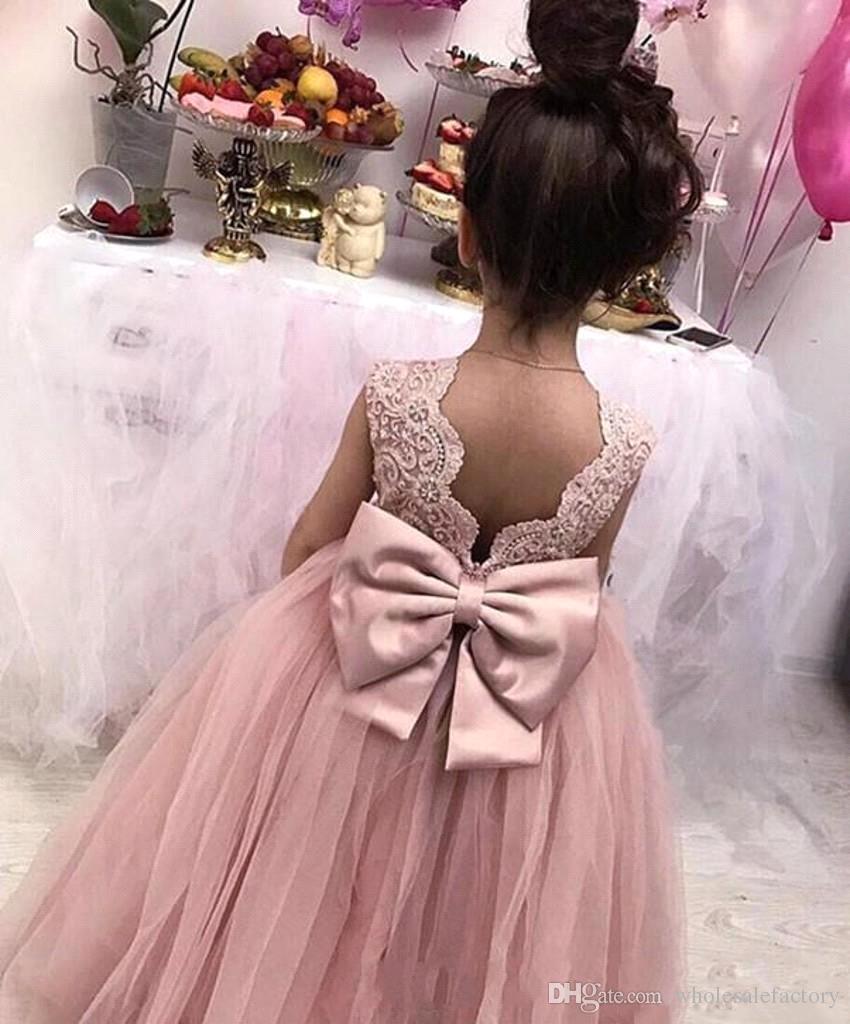 Adorable Pink Bow Sash Back Flower Girl Dresses Princess A Line Crew Neck Lace Appliques Long Kids Toddler Formal Communion Gowns BC1708