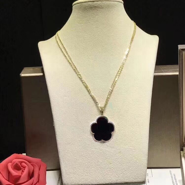 Classic luxury designer jewelry women necklace gold chain fashion four leaf clover shell pendant stainless steel luxury jewelry ladies, Silver
Classic luxury designer jewelry women necklace gold chain fashion four leaf clover shell pendant stainless steel luxury jewelry ladies, Silver