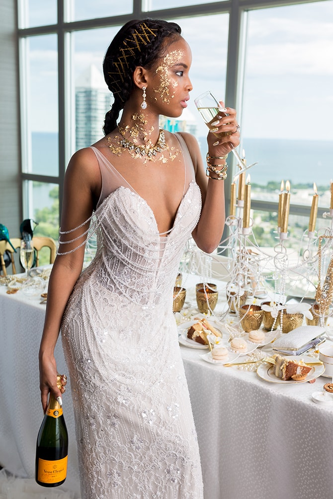 Dubai Luxury Arabic Mermaid Wedding Dresses Sheer V Neck Beading Tassel Bridal Gowns Criss Cross Back Appliques Sequins Wedding Dress