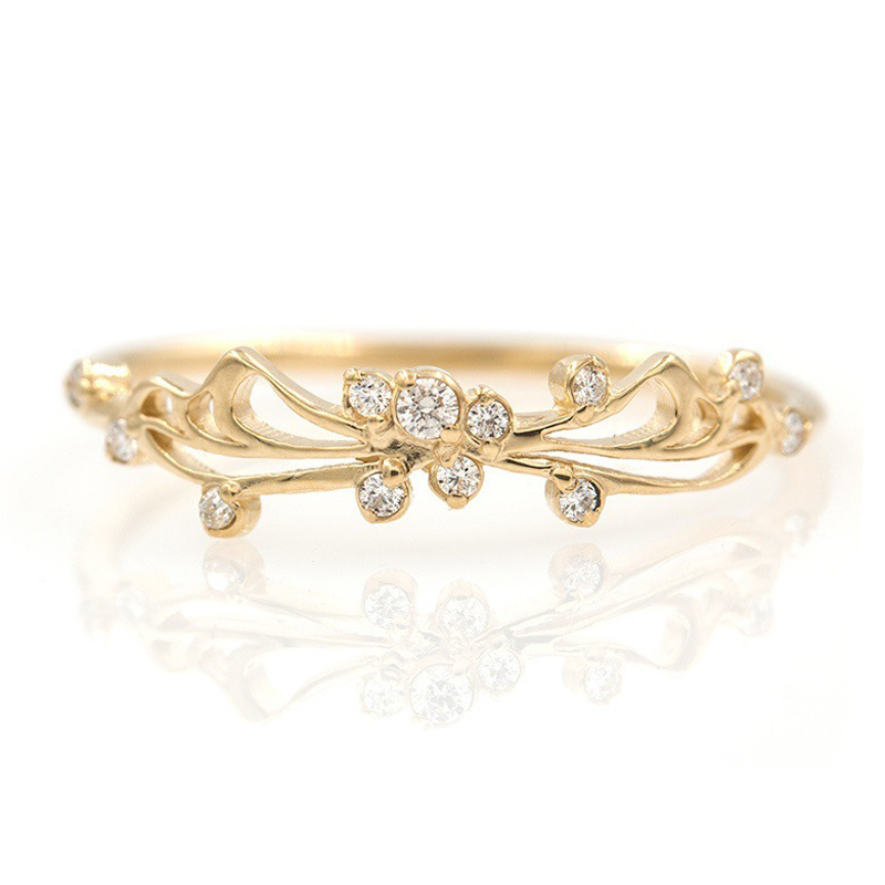 Delicate Gold Color Plated Flower Pattern Princess Ring Trendy Hollow Design Inlaid Zircon Wedding Rings for Women Party Jewelry
Delicate Gold Color Plated Flower Pattern Princess Ring Trendy Hollow Design Inlaid Zircon Wedding Rings for Women Party Jewelry
